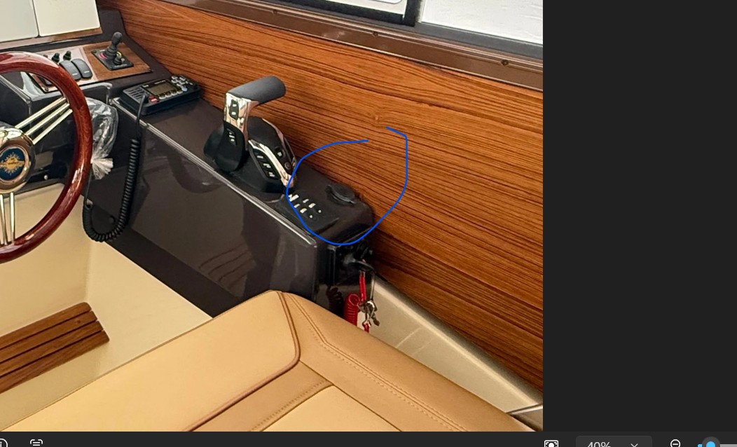 12v plug.jpg