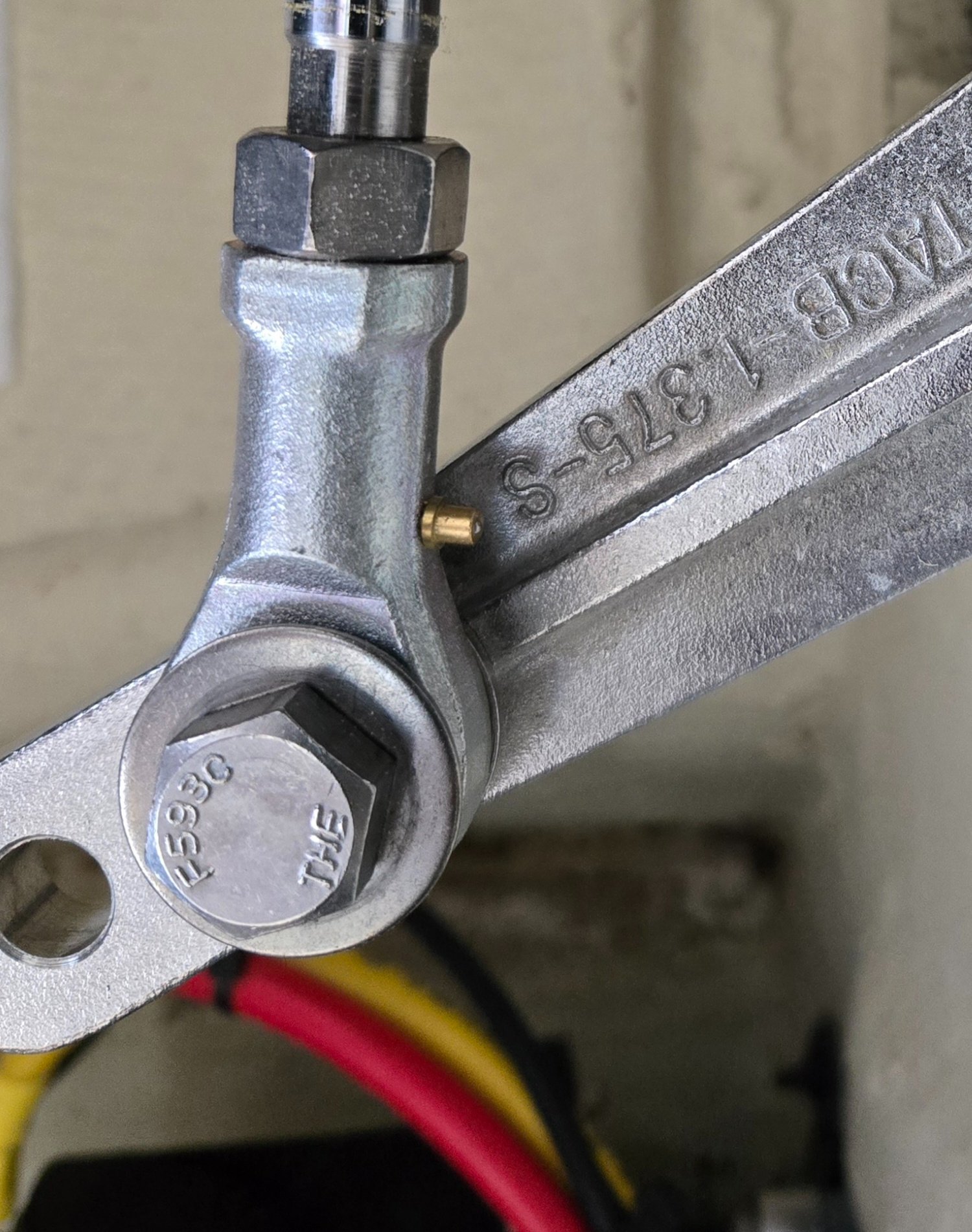 grease fitting.jpg