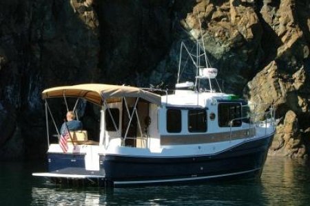 Ranger R25 Bimini shot