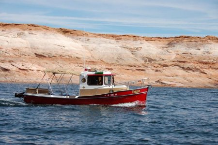 Cruising In Lake Powell
