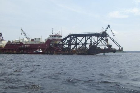32 River dredge