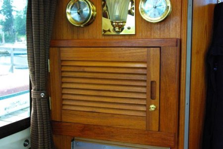 Lockable Cabinet +clock and barometer above (2a)