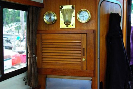 Lockable Cabinet +clock and barometer above (3a)