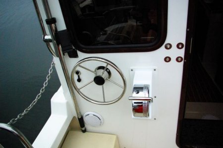 Rear Station with Kobelt controls +Steering helm +Autopilot +Net Holder (3a)