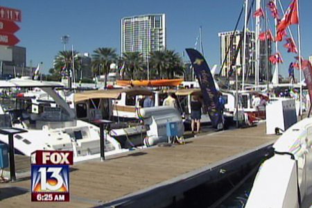 boatshow_20111202063336_640_480