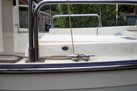 Media 'Using the Loop for Docking, Step 2.' in album 'Locking and Docking Aid'