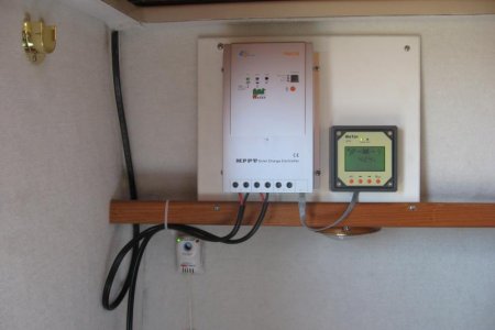 MPPT controller and meter.