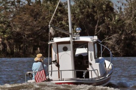 St Brendan R-21 running up river, Apalach