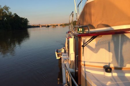 Tugs 'n Kisses