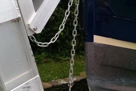 Trailer stuff bow turnbuckle arrangement