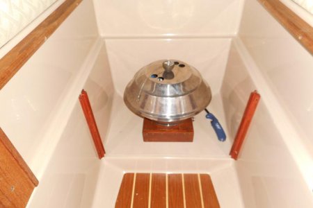 Media 'Storage under V-berth 1' in album 'V-Berth Mods'