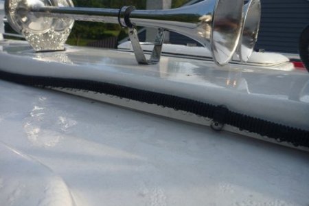 Antenna cable routing