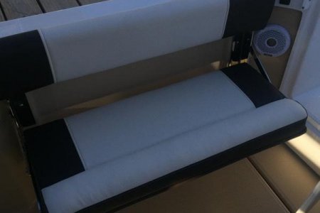 side seat R 23