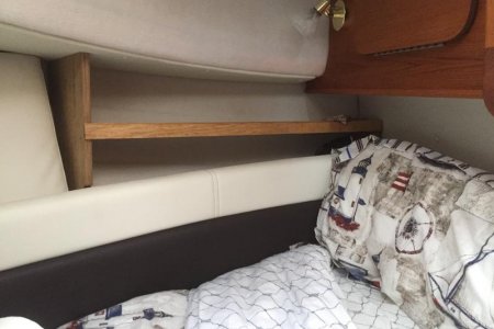Shelfing in v-berth