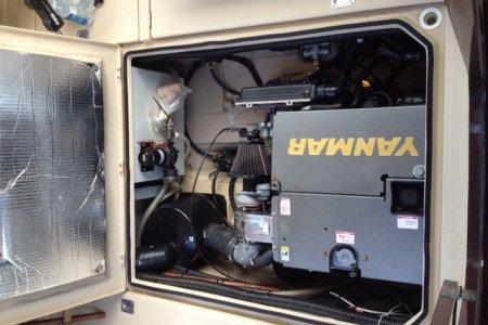 Boat hatch seal
