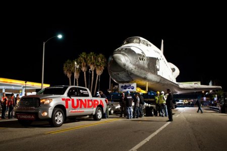 Toyota Tundra tows big loads