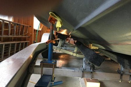 Starboard forward boat tand