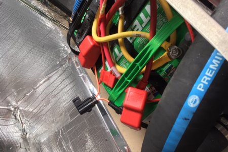 (6) Heater setup in engine compartment.