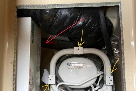 Media 'Dometic A/C viewed through custom hatch' in album 'CaspersCruiser'