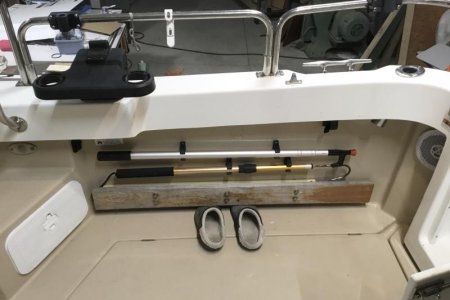 I1. Toe rail starboard