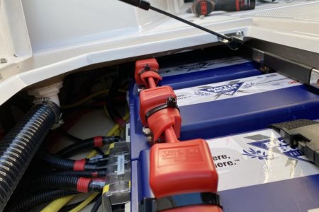 700 amp lithium