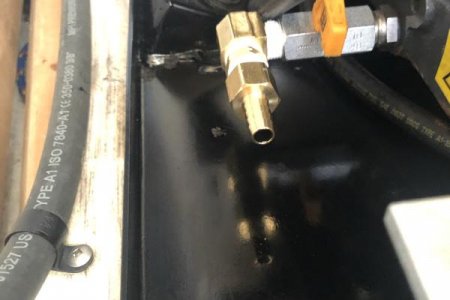Onan Oil-fitting