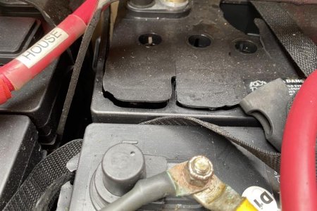 Exploded Battery top2