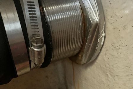 R27 exhaust port