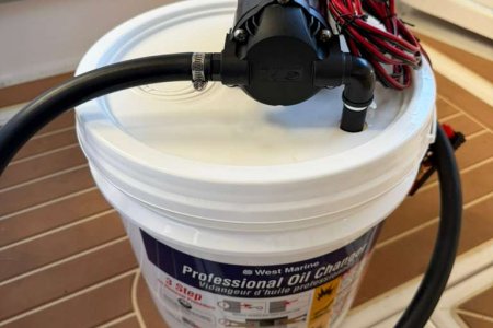 westmarine-oil-pump-extractor.jpeg