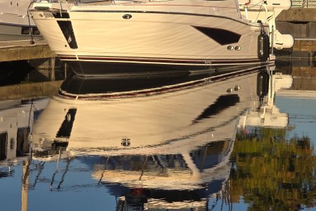 First_Meeting_Our_Boat_02.jpg