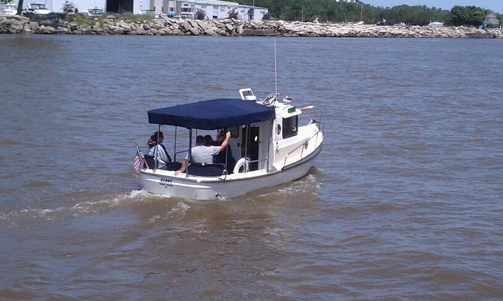 2011 06 25 Tuggin Grand Haven Channel Jessica