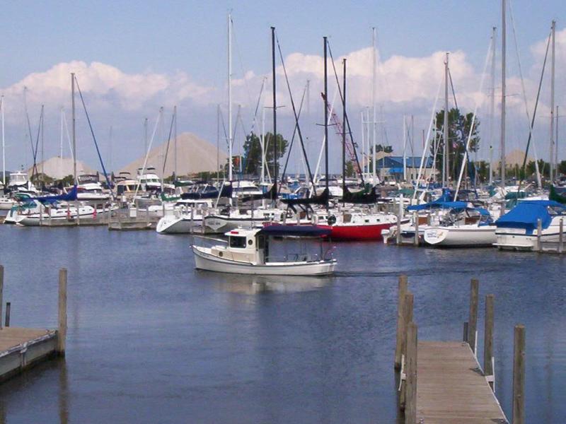 2012 08 14 Genny leaving the dock