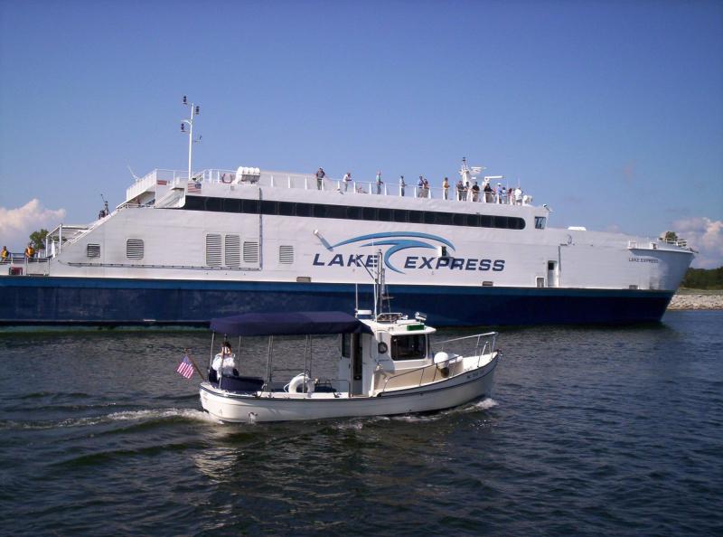 2012 09 06 Tug Genny with The Lake Express