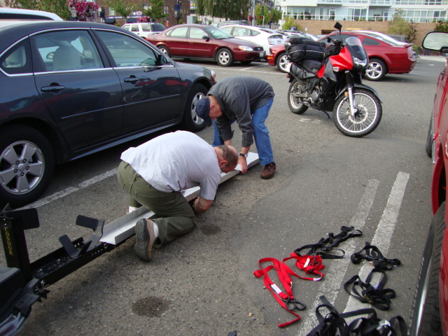 9-11 Bremerton Bill assembling trailer (1)
