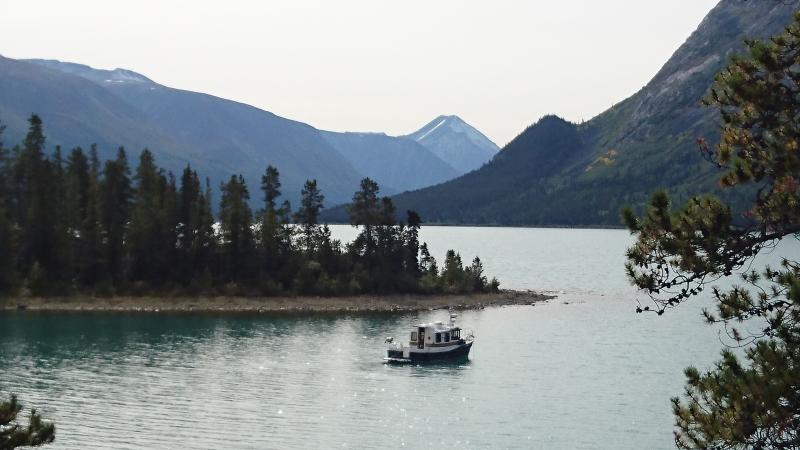A quiet cove to anchor while we hike.