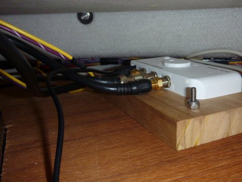 Antenna amplifier for Digital Yacht TV and FM antenna
