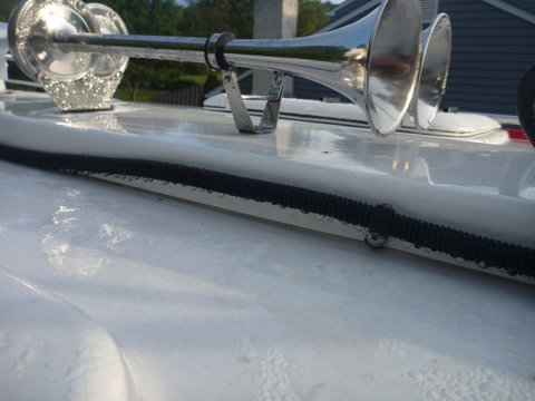 Antenna cable routing