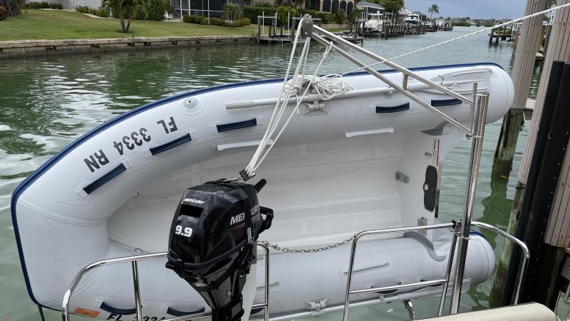 Block and tackle in motor rest position