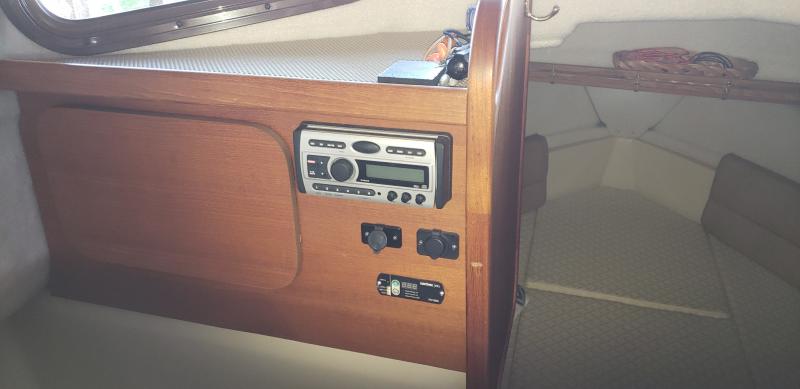 cd player-radio-12v plug-inverter display