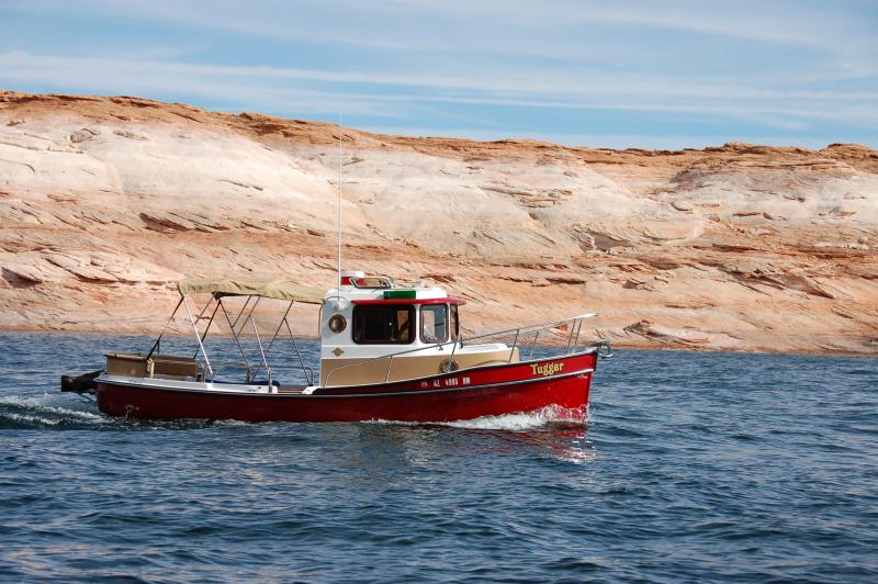 Cruising In Lake Powell