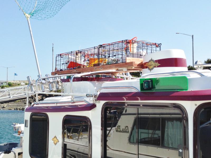 E3. crab trap rack