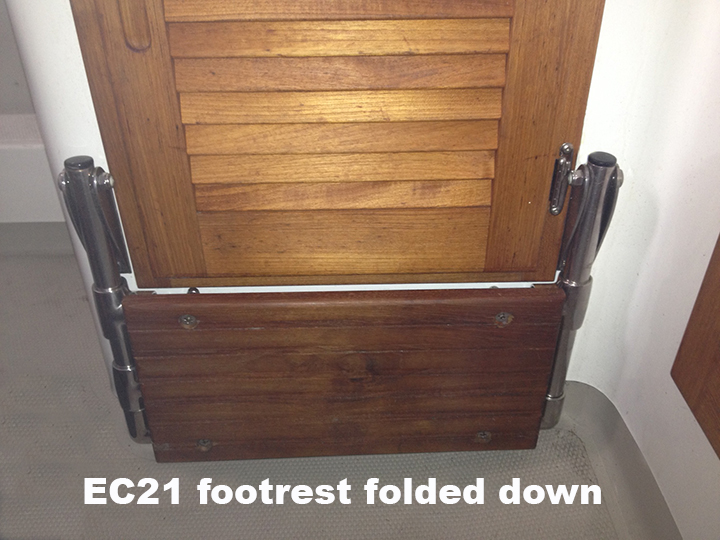 EC21 Footrest folded down