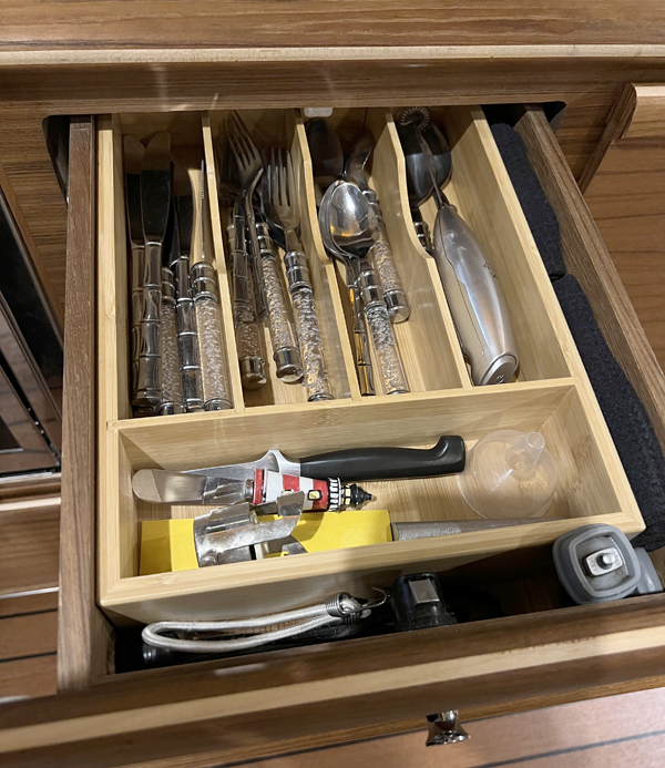 Galley_Silverware_Organizer.jpg