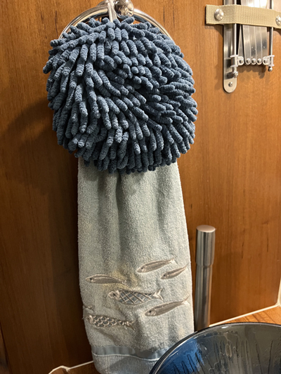Head_Hand_Finger_Towels.jpg