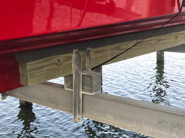 Lift Aft Stbd