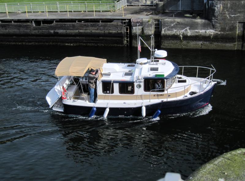 Lobo entering the locks