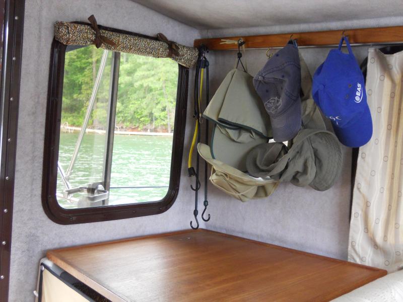 McTug - 34 - roll-up curtains