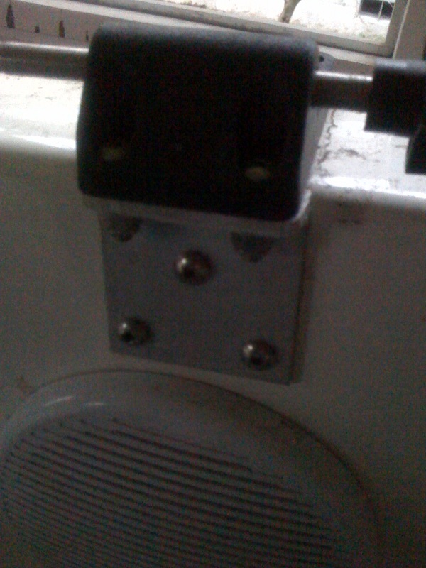 Metal plate supports downrigger plate