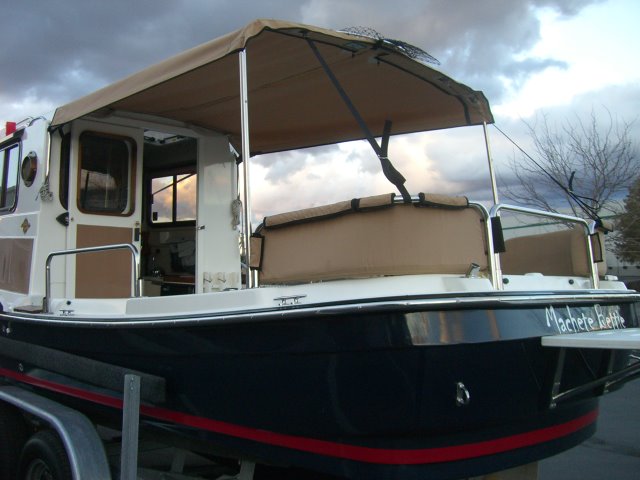 New top with net holder built into top