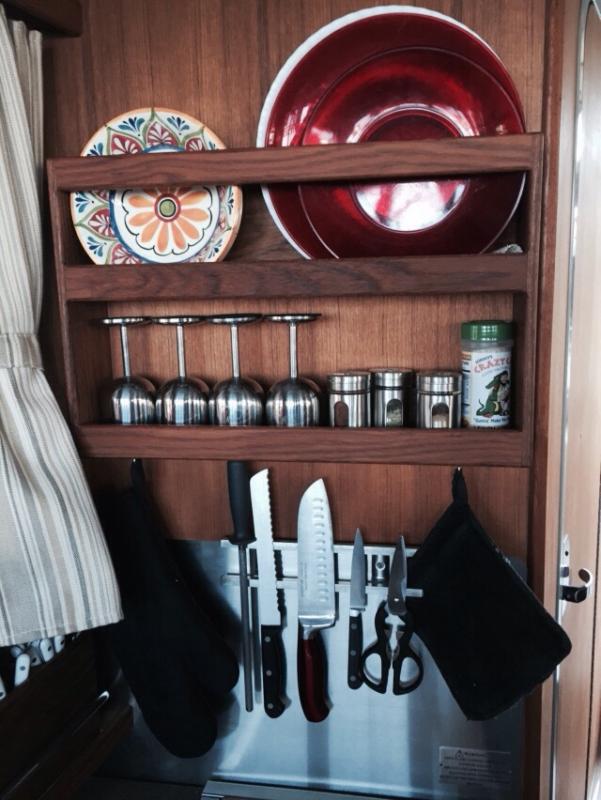 Plate rack.